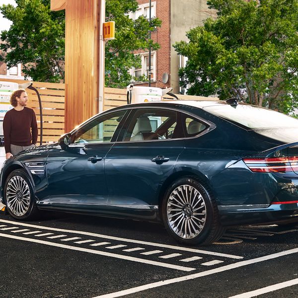 Shell rapid charger at Fulham hub with Genesis G80